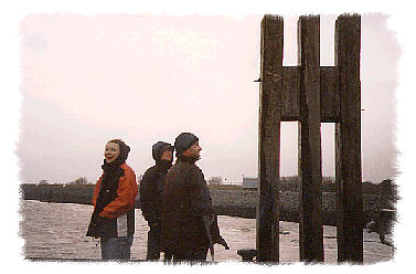 Annika, Thomas und Olaf am Bensersieler Hafen